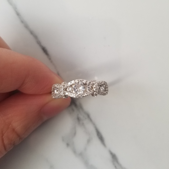 333 and Co Jewelry - The Ice Ring ll (5 US)